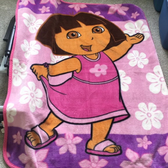 Dora throw euc - Picture 1 of 1